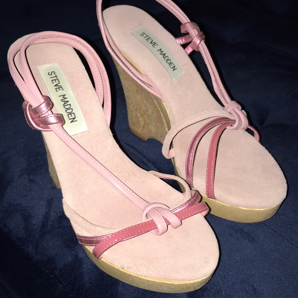 Steve Madden platform sandal. Never worn.